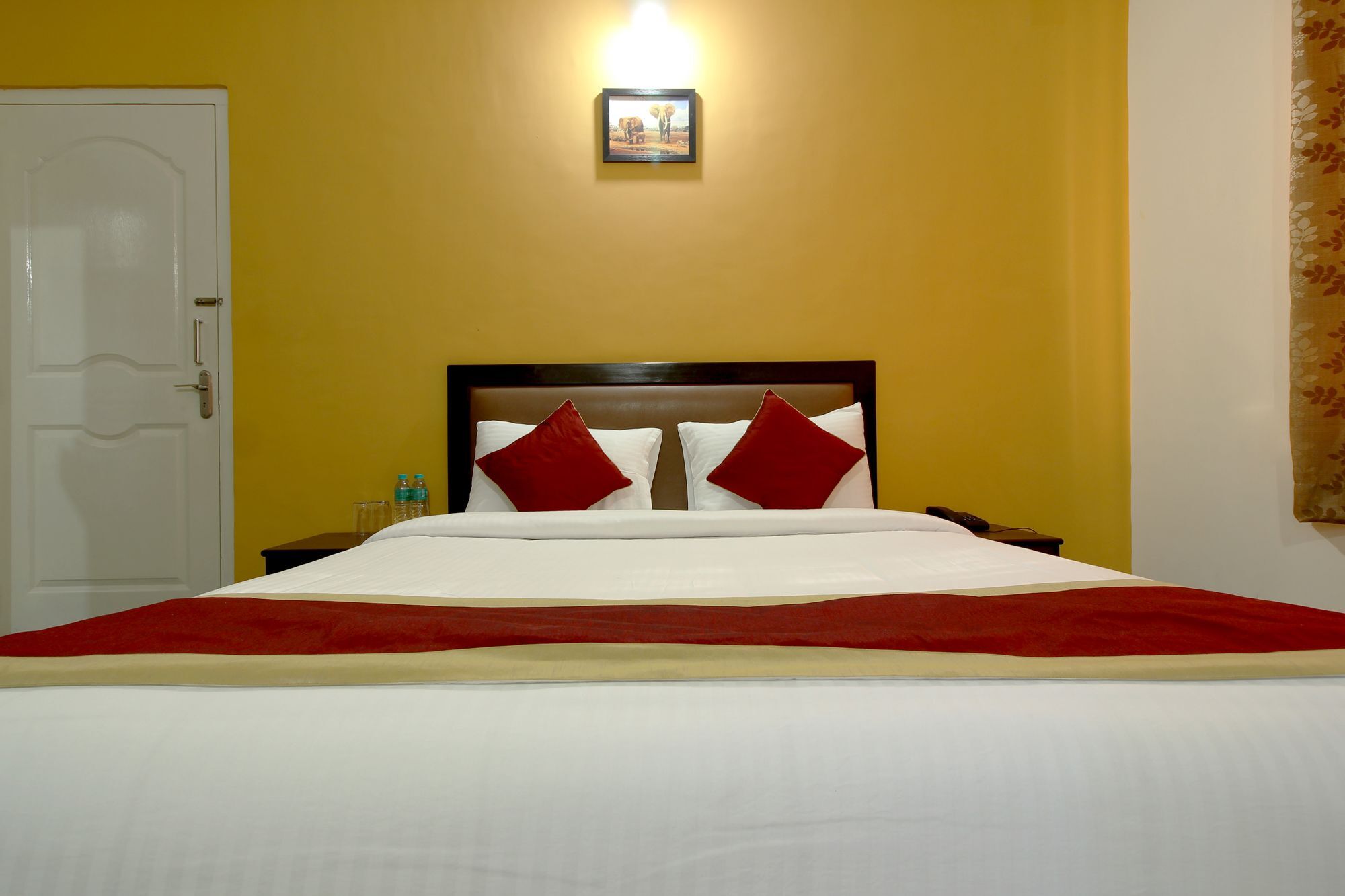 The Banjaara Suites Бангалор Екстериор снимка